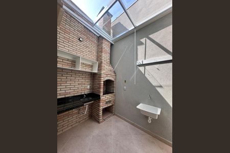 Casa à venda com 100m², 3 quartos e 2 vagas Casa à venda com 100m², 3 quartos e 2 vagasFoto 03