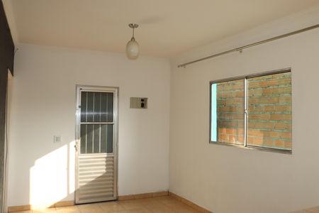 Casa para alugar com 2 quartos, 100m² em Jardim Capao Redondo, Embu das Artes