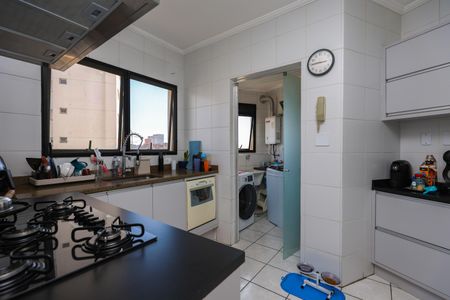 Apartamento à venda com 145m², 3 quartos e 2 vagas Apartamento à venda com 145m², 3 quartos e 2 vagasCozinha