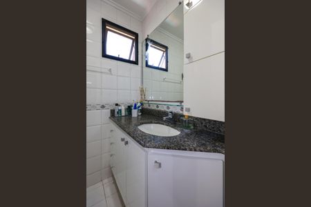 Apartamento à venda com 145m², 3 quartos e 2 vagas Apartamento à venda com 145m², 3 quartos e 2 vagasBanheiro da Suíte 1