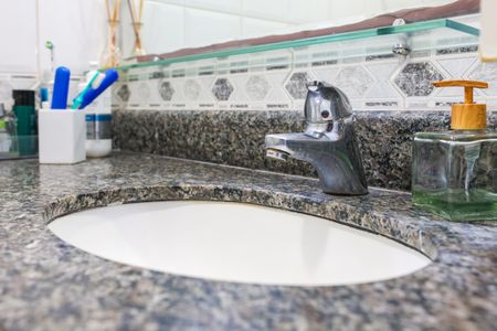 Apartamento à venda com 145m², 3 quartos e 2 vagas Apartamento à venda com 145m², 3 quartos e 2 vagasBanheiro da Suíte 1