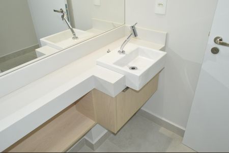 Apartamento para alugar com 132m², 3 quartos e sem vagaLavabo