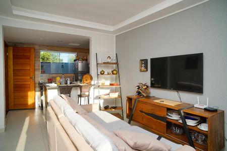 Sala de casa para alugar com 2 quartos, 55m² em ITAIPUACU, Maricá