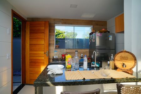Cozinha de casa para alugar com 2 quartos, 55m² em ITAIPUACU, Maricá