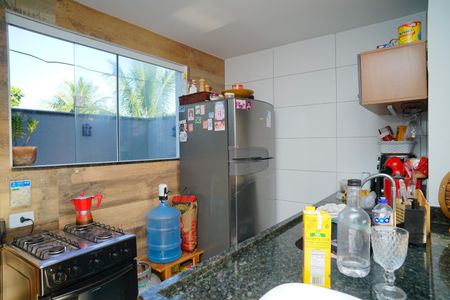 Cozinha de casa para alugar com 2 quartos, 55m² em ITAIPUACU, Maricá