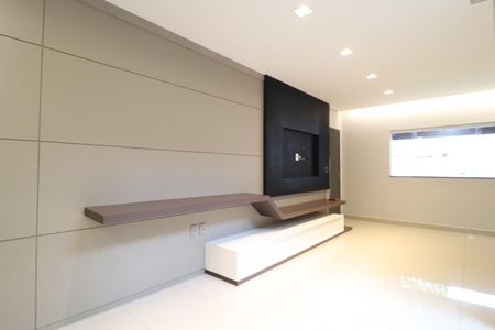 Sala de casa para alugar com 3 quartos, 165m² em Jardim Inconfidência, Uberlândia