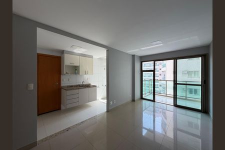 Sala de apartamento para alugar com 2 quartos, 74m² em Barra Olímpica, Rio de Janeiro