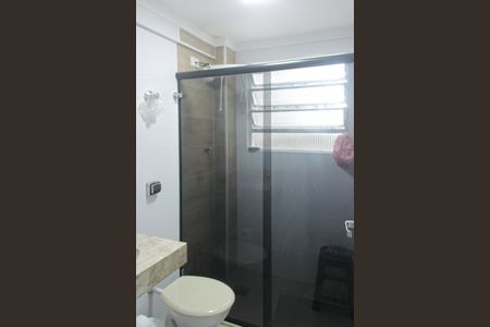 Banheiro de apartamento para alugar com 1 quarto, 38m² em Ponta da Praia, Santos