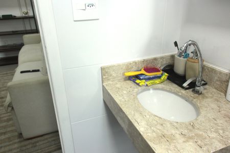 Banheiro de apartamento para alugar com 1 quarto, 38m² em Ponta da Praia, Santos