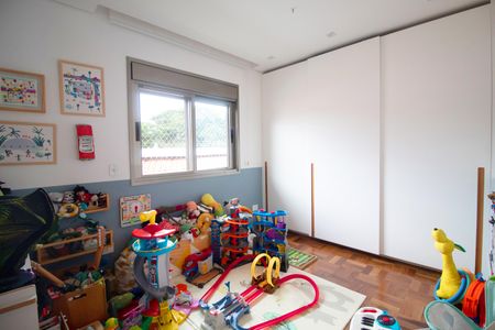 Casa à venda com 468m², 3 quartos e 3 vagas