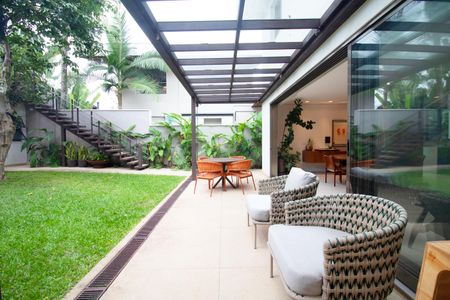Casa à venda com 468m², 3 quartos e 3 vagas