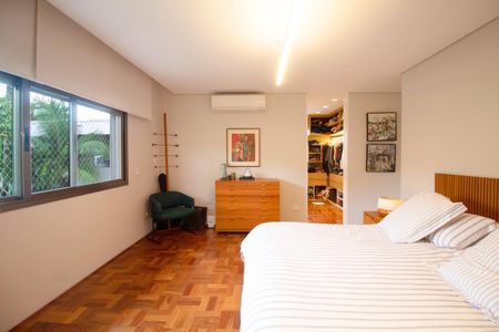 Casa à venda com 468m², 3 quartos e 3 vagas