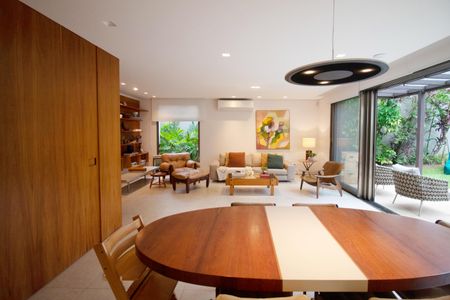 Casa à venda com 468m², 3 quartos e 3 vagas