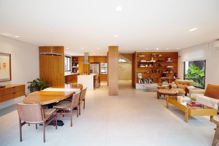 Casa à venda com 468m², 3 quartos e 3 vagas