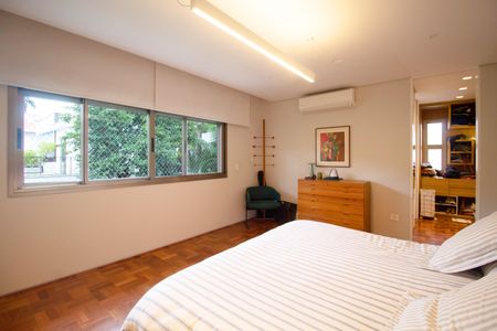 Casa à venda com 468m², 3 quartos e 3 vagas