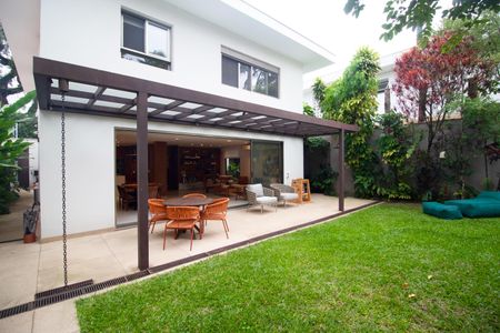 Casa à venda com 468m², 3 quartos e 3 vagas