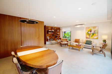 Casa à venda com 468m², 3 quartos e 3 vagas