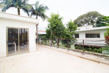 Casa à venda com 468m², 3 quartos e 3 vagas