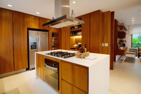 Casa à venda com 468m², 3 quartos e 3 vagas