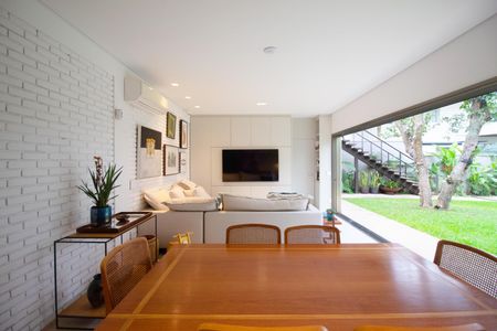 Casa à venda com 468m², 3 quartos e 3 vagas