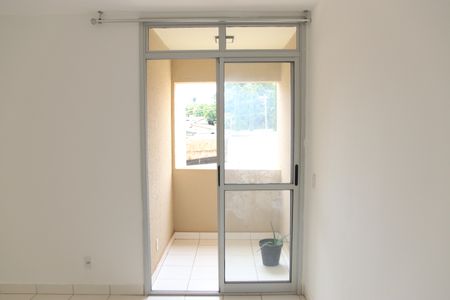Sala de apartamento para alugar com 3 quartos, 70m² em Vila Sao Luiz, Goiânia