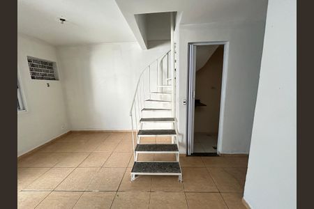 Casa de condomínio para alugar com 80m², 2 quartos e 1 vagaSala