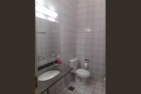 Casa de condomínio à venda com 70m², 2 quartos e 1 vagaBanheiro