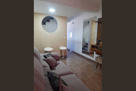 Casa de condomínio à venda com 70m², 2 quartos e 1 vagaSala