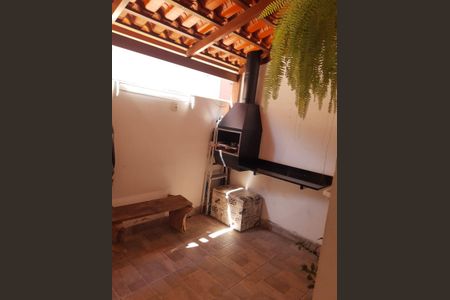 Casa de condomínio à venda com 70m², 2 quartos e 1 vagaÁrea externa