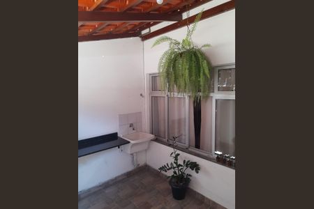 Casa de condomínio à venda com 70m², 2 quartos e 1 vagaÁrea de serviço