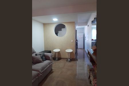 Casa de condomínio à venda com 70m², 2 quartos e 1 vagaSala