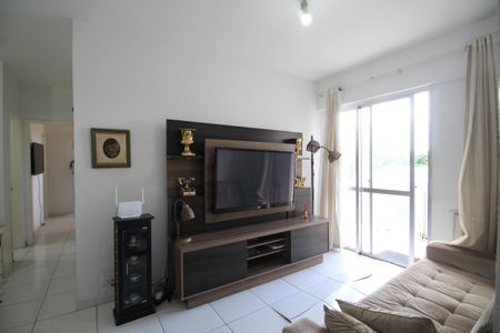 Apartamento à venda com 72m², 2 quartos e 2 vagasSala