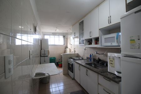 Apartamento à venda com 72m², 2 quartos e 2 vagasCozinha