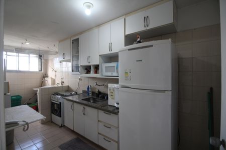 Apartamento à venda com 72m², 2 quartos e 2 vagasCozinha