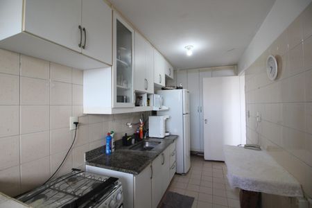 Apartamento à venda com 72m², 2 quartos e 2 vagasCozinha