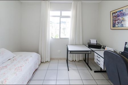 Apartamento à venda com 93m², 3 quartos e 2 vagasQuarto 2