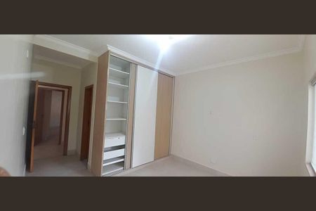 Casa para alugar com 5 quartos, 270m² em Setor Jao, Goiânia