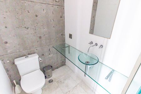 Apartamento para alugar com 70m², 1 quarto e 2 vagasBanheiro