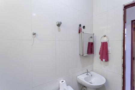 Casa à venda com 125m², 5 quartos e 2 vagasBanheiro social 1