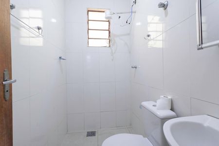 Casa à venda com 125m², 5 quartos e 2 vagasBanheiro social 1