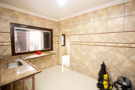 Casa para alugar com 280m², 2 quartos e 2 vagasCozinha e Área de Serviço