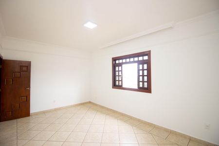 Casa para alugar com 280m², 2 quartos e 2 vagasQuarto Suíte