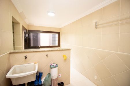 Casa para alugar com 280m², 2 quartos e 2 vagasCozinha e Área de Serviço