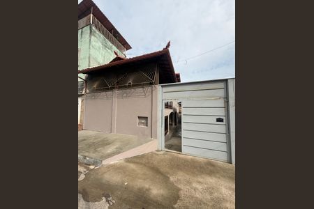 Casa para alugar com 280m², 2 quartos e 2 vagasFachada