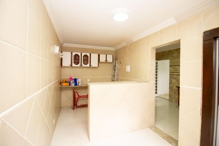 Casa para alugar com 280m², 2 quartos e 2 vagasCozinha e Área de Serviço