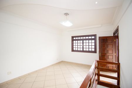 Casa para alugar com 280m², 2 quartos e 2 vagasSala de TV