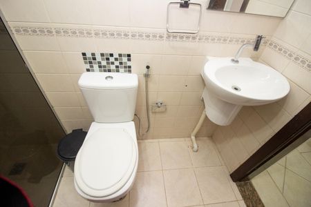 Casa para alugar com 280m², 2 quartos e 2 vagasBanheiro Social