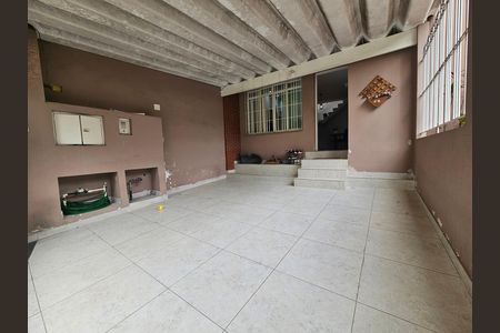 Garagem de casa à venda com 3 quartos, 129m² em Campo Belo, São Paulo
