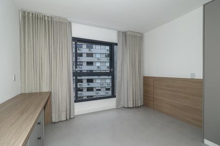 Sala / Quarto / Cozinha de apartamento para alugar com 1 quarto, 24m² em Independência, Porto Alegre