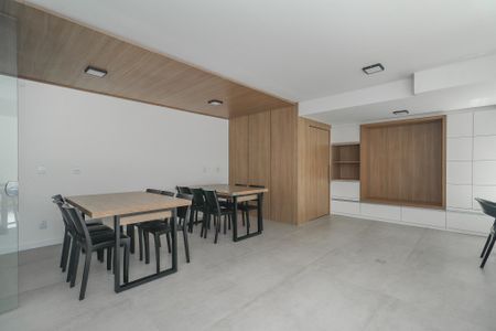 Sala de reunião de apartamento para alugar com 1 quarto, 24m² em Independência, Porto Alegre